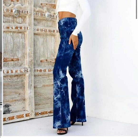 Tiger Mist Aster Flare Jeans - Picture 3 of 9